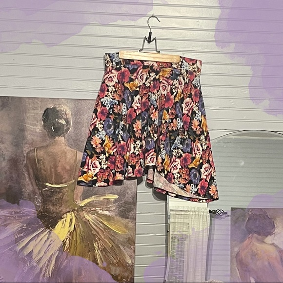 ғʟᴏᴡᴇʀ-ᴘᴏᴡᴇʀ sᴋɪʀᴛ - Picture 1 of 3